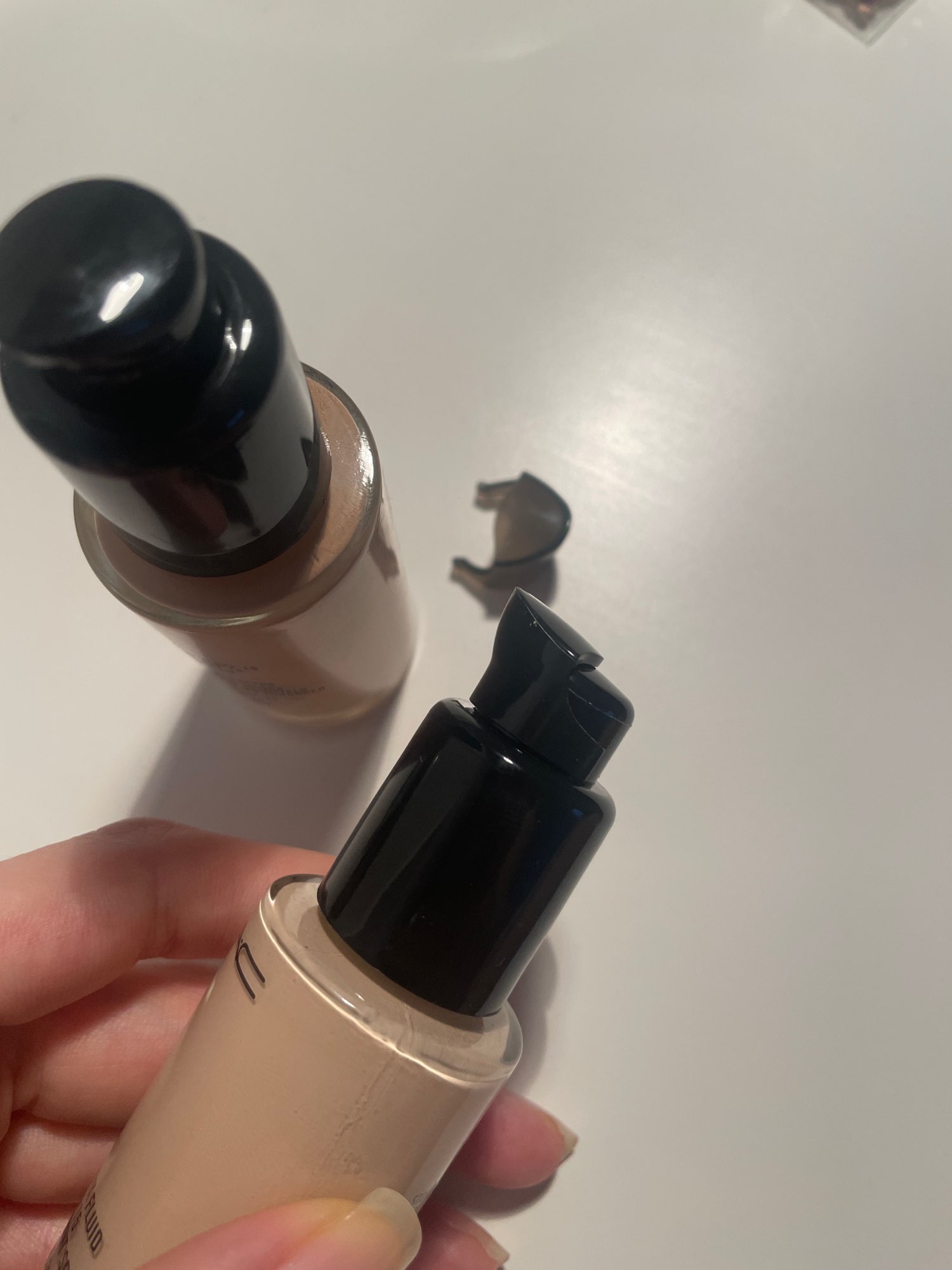 1Pc ディスペンサーポンププレスリキッドファンデーション  - Beauty No Makeup のレビューと価格